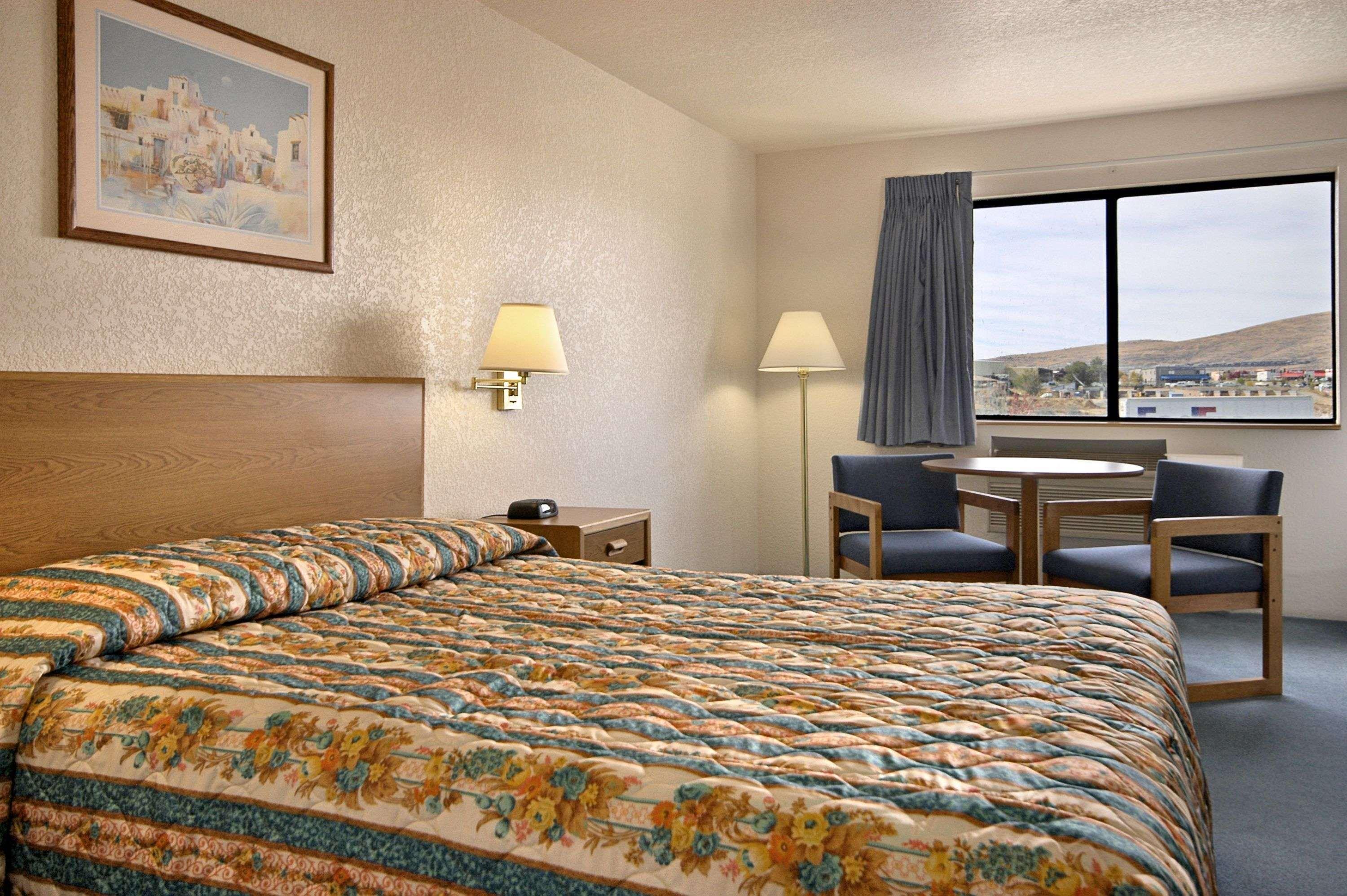 Clarion Pointe Prescott Valley Room photo